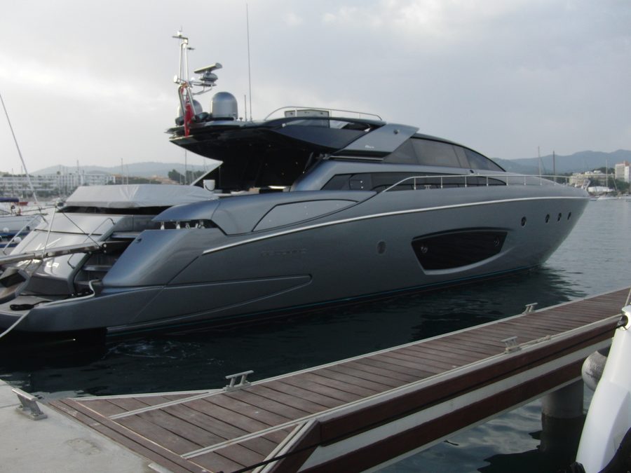 Riva 86' Domino